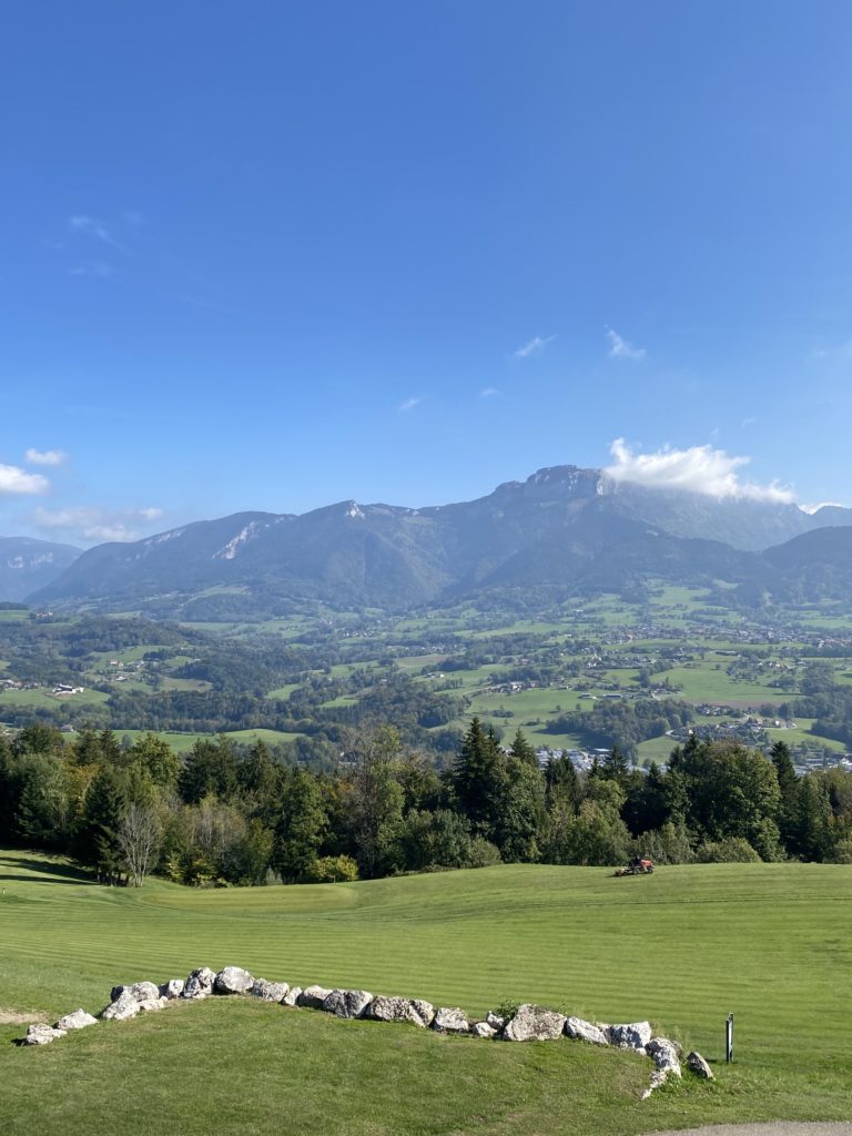 Départ Trou n°1 du golf du belvédère Annecy