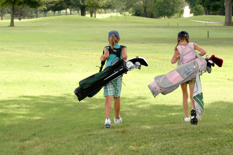 Quel équipement de golf pour les enfants . Sacs de golf pour enfants - Comment faire le bon choix