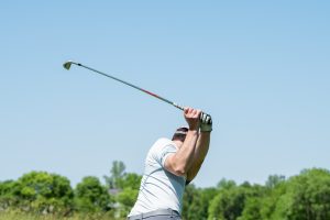 S’entraîner au driving au golf : routines efficaces pour progresser rapidement