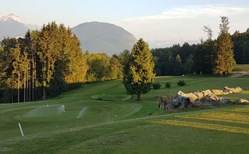 Comment planter un tee au golf