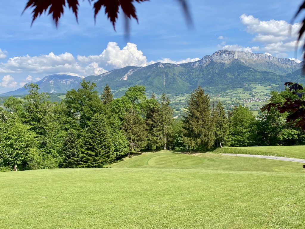 Exercices d’approche au golf: entraînement simple autour du green